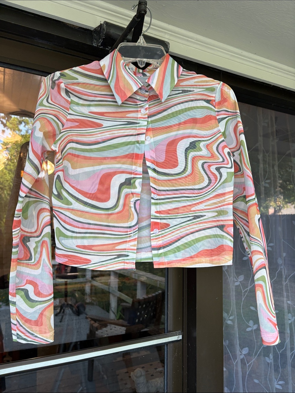 Wavy Print Button-Up Crop Top - Pink & Green